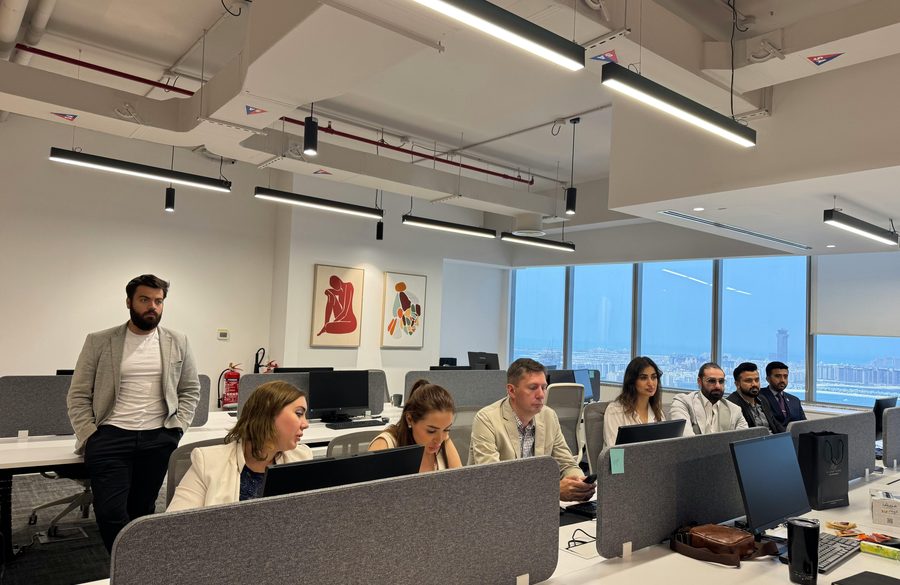 Dubai office workspace for payroll and WPS support